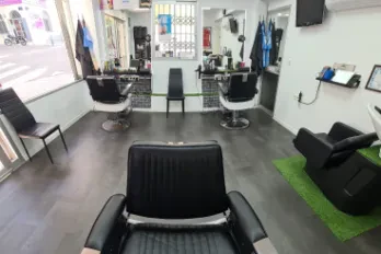 Manolo - La Peluquería Del Caballero